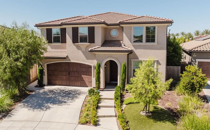 1671 E Bella Fiore Drive