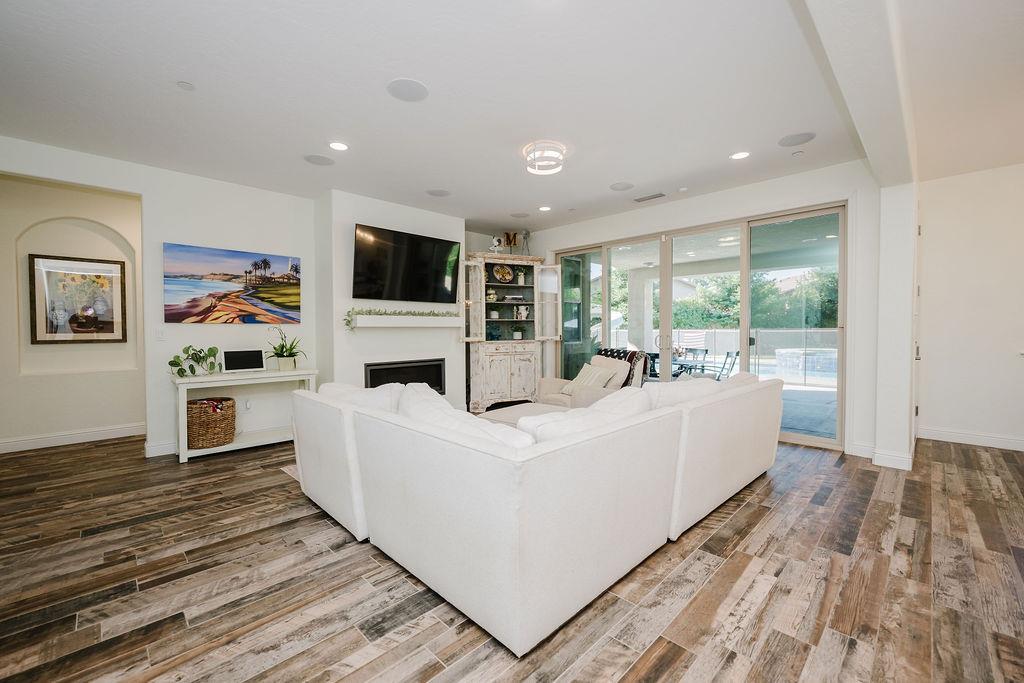 1671 E Bella Fiore Drive