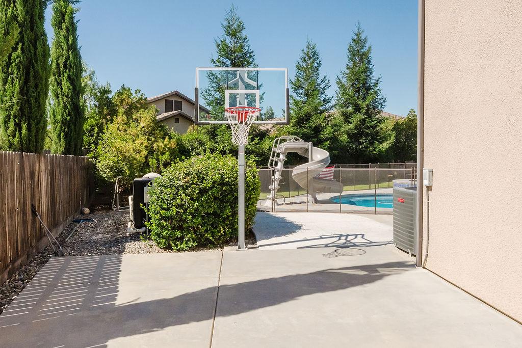 1671 E Bella Fiore Drive