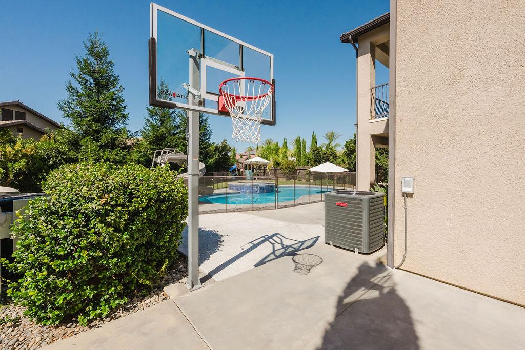 1671 E Bella Fiore Drive