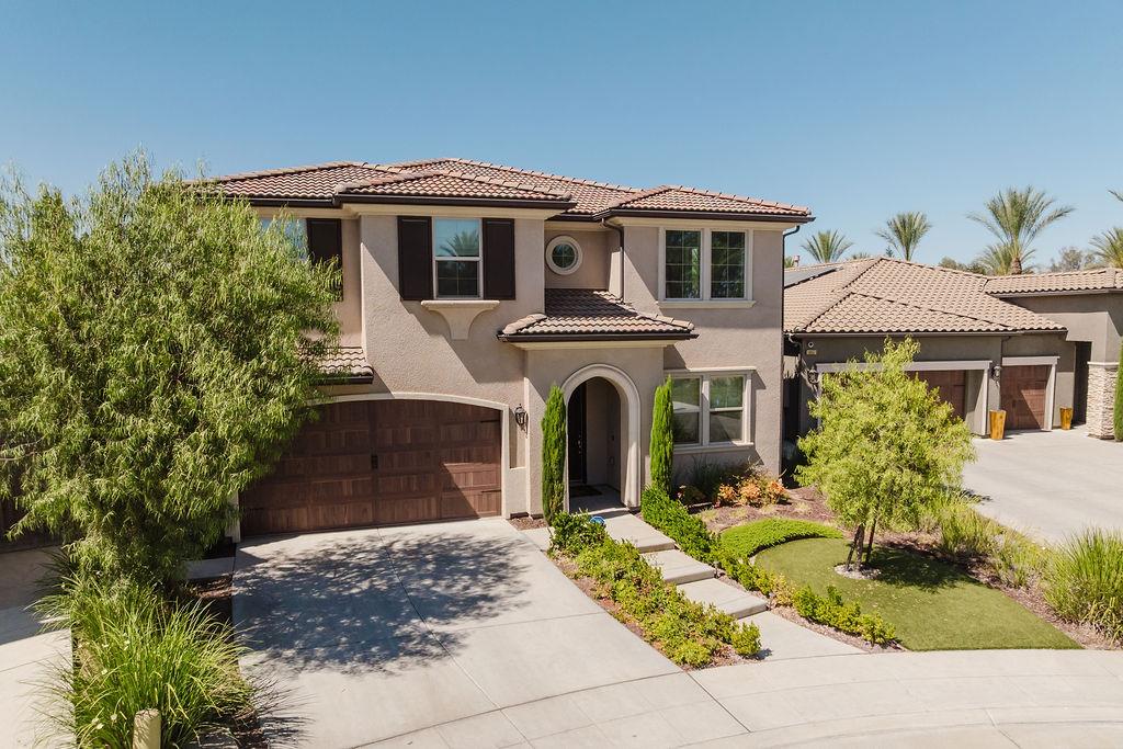 1671 E Bella Fiore Drive