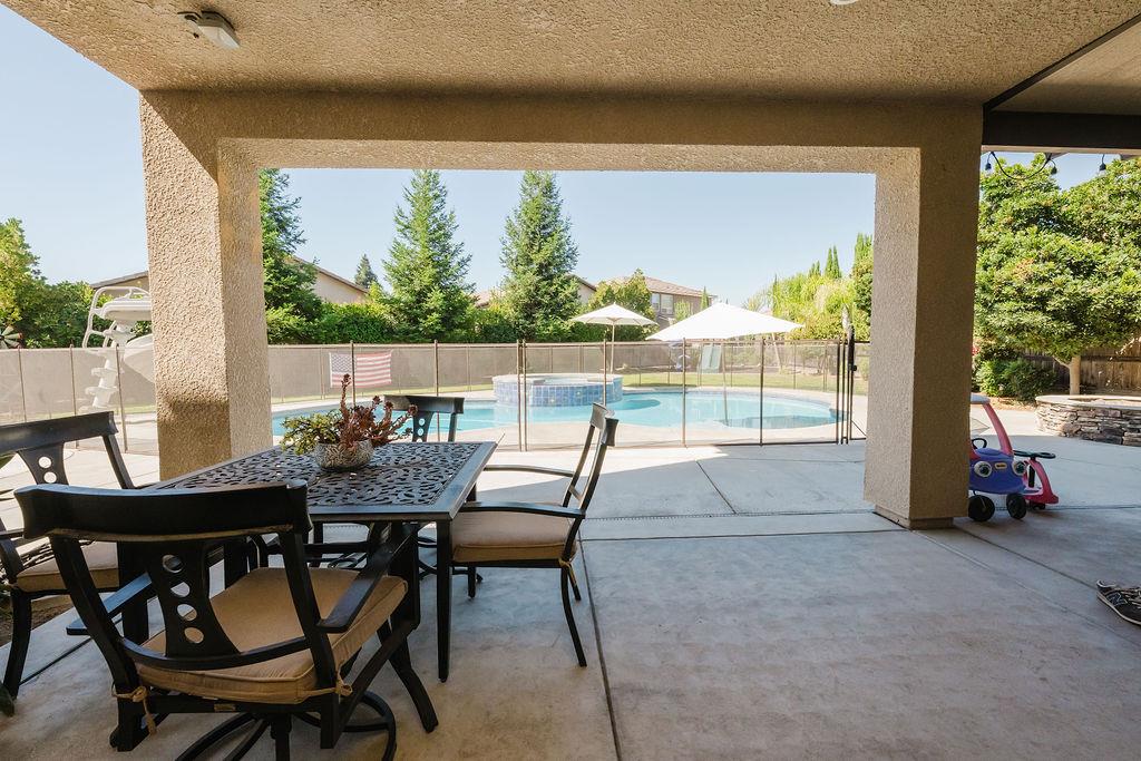 1671 E Bella Fiore Drive