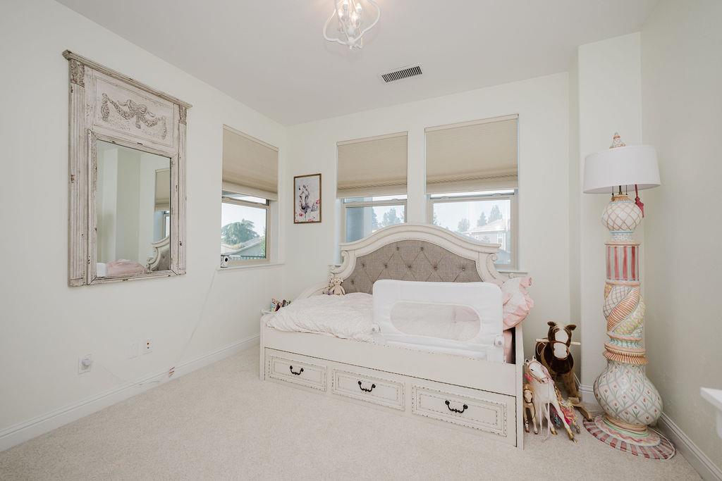 1671 E Bella Fiore Drive