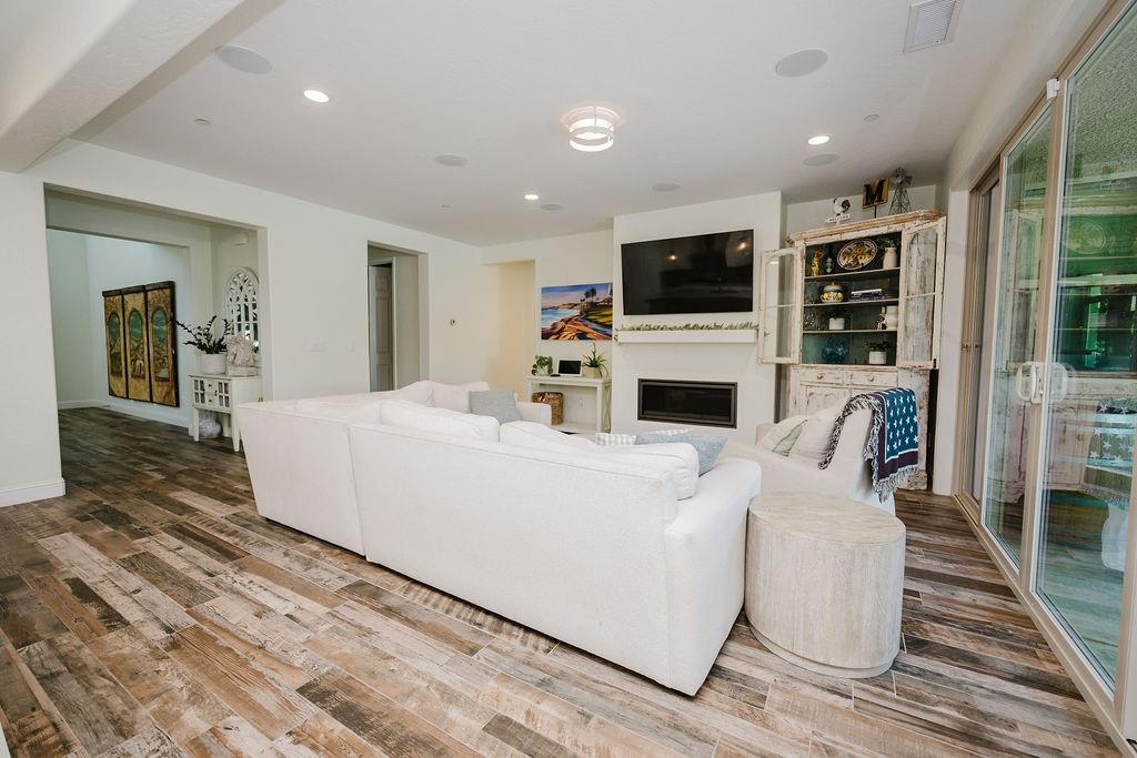 1671 E Bella Fiore Drive