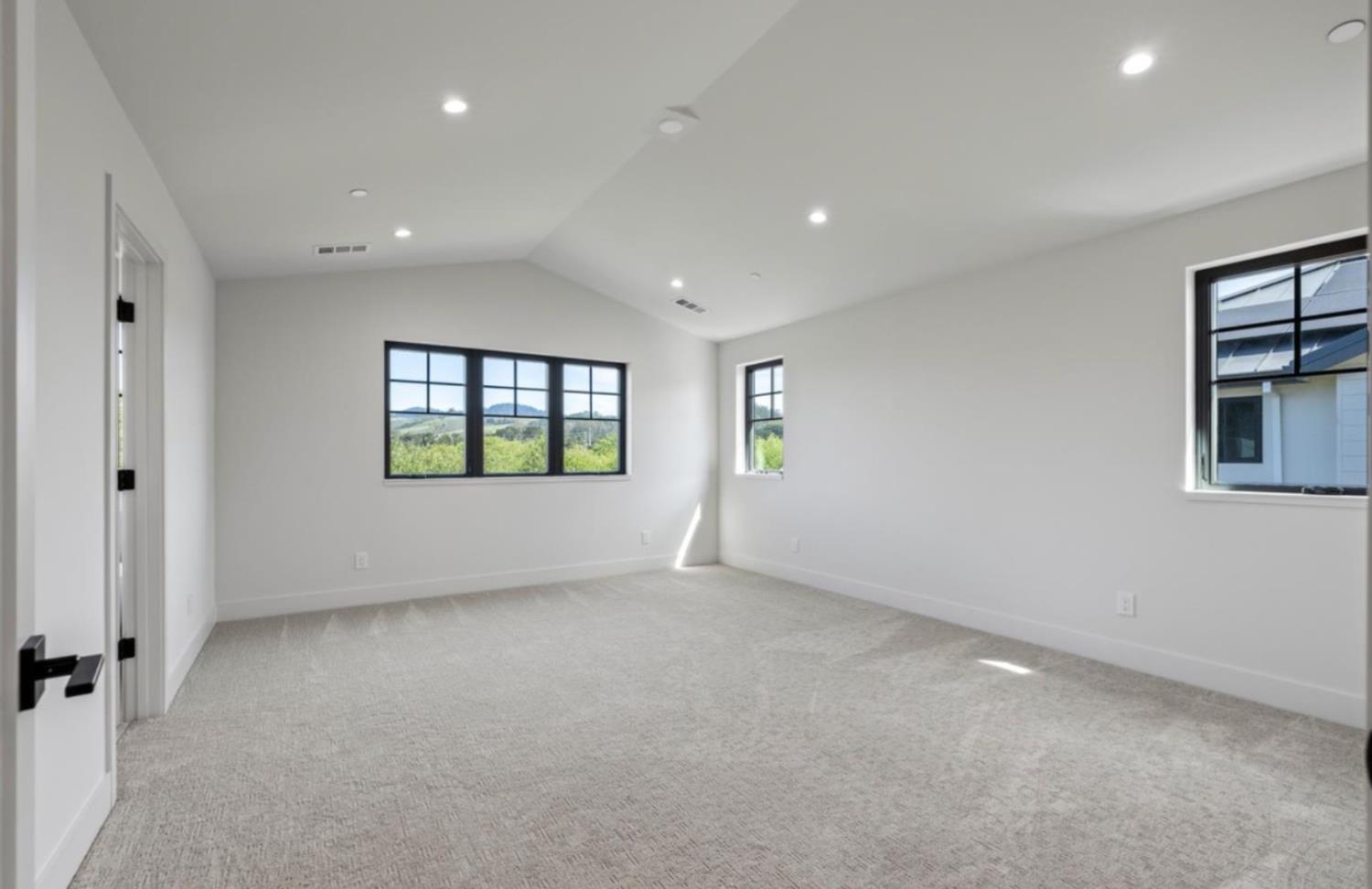 525 Creekside Court
