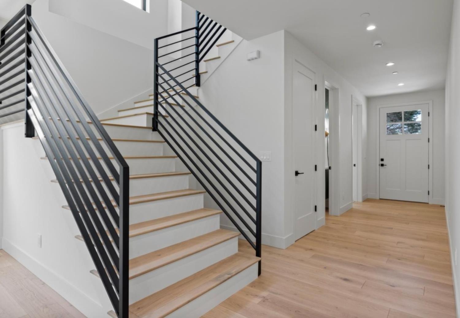 525 Creekside Court