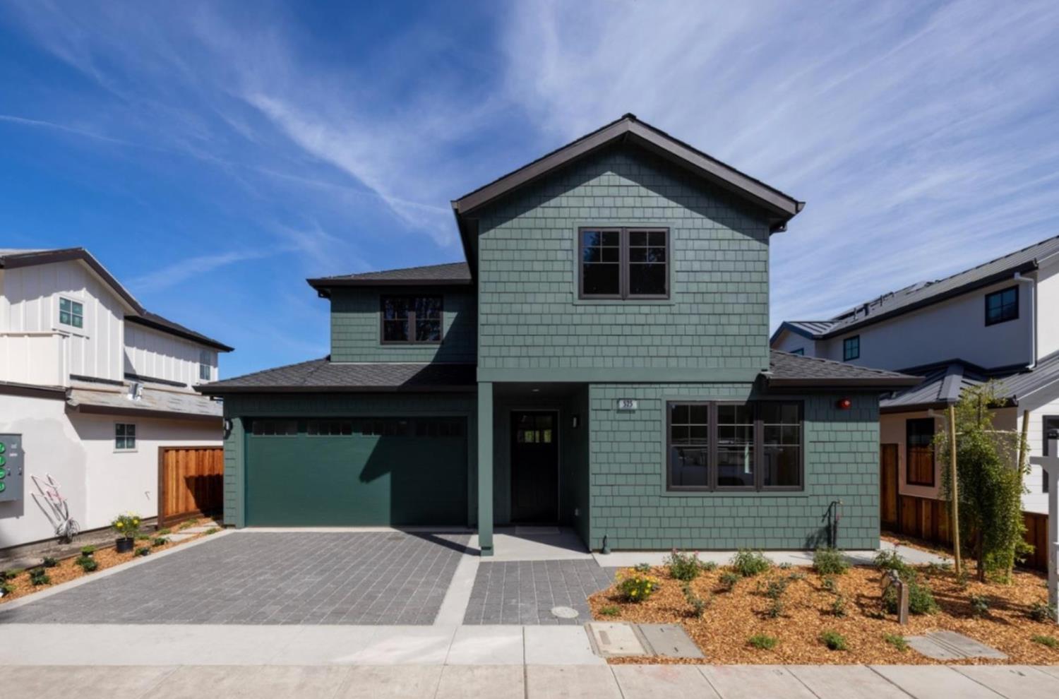 525 Creekside Court