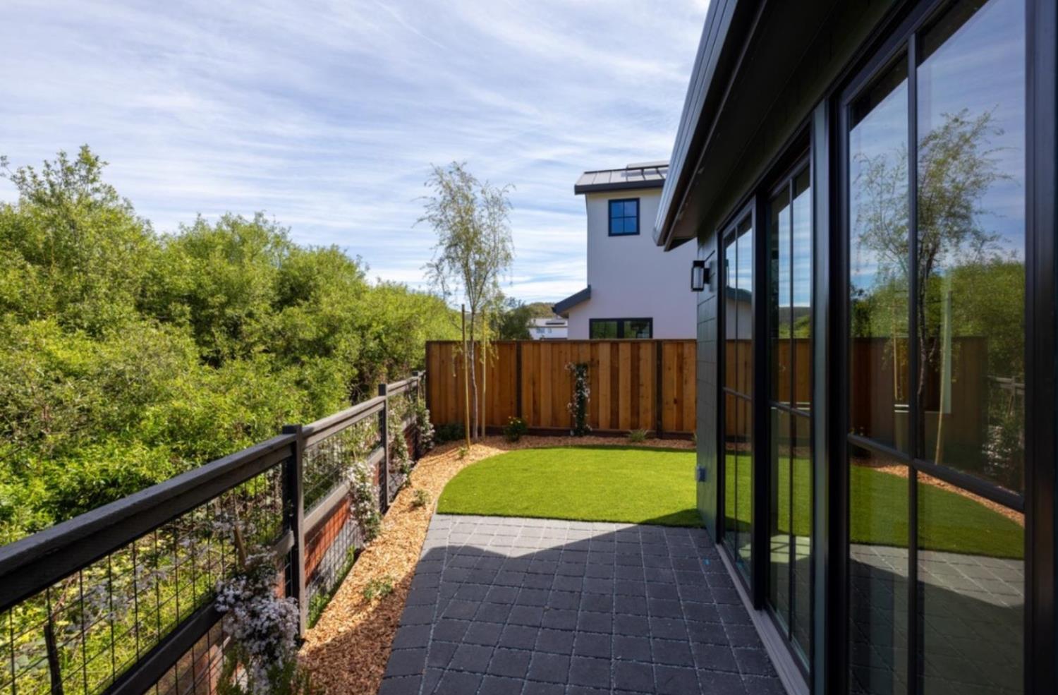 525 Creekside Court