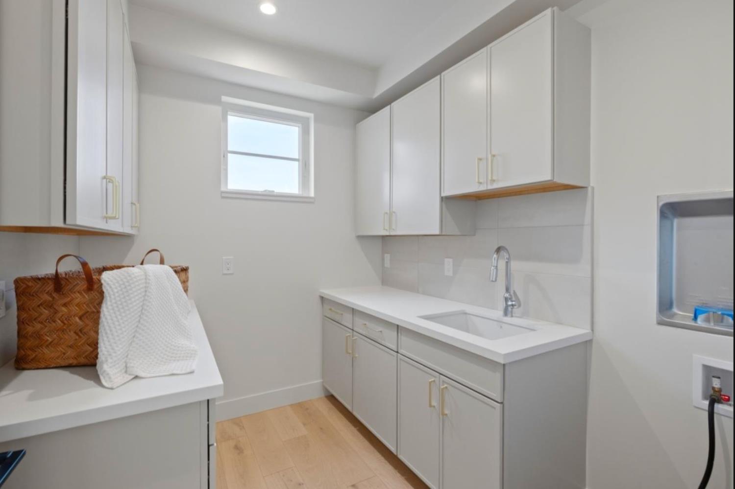 577 Creekside Court