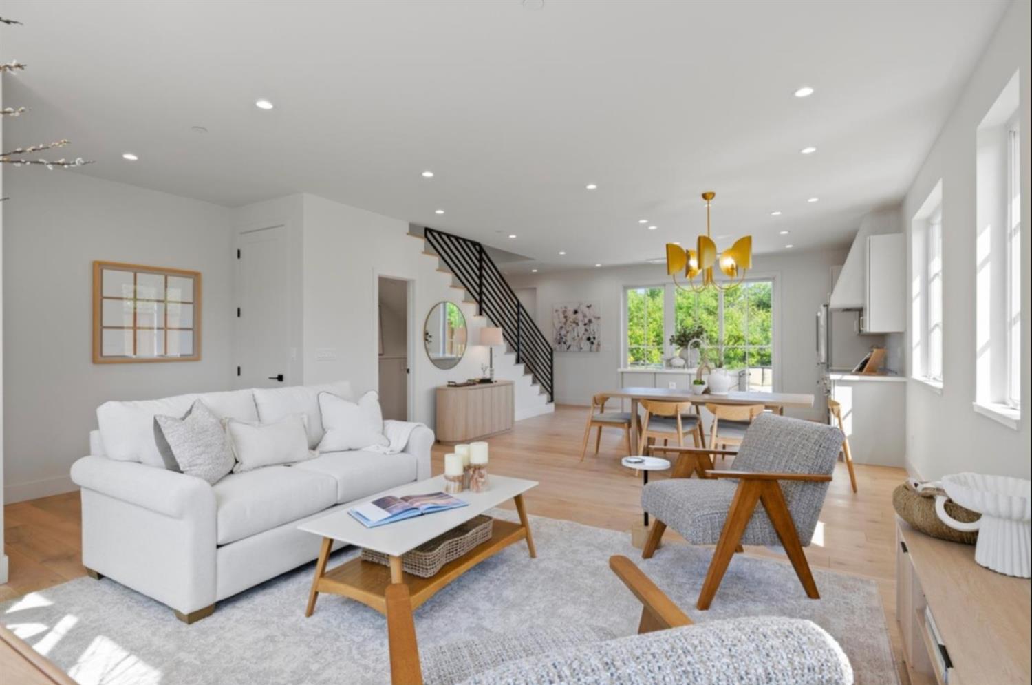 577 Creekside Court