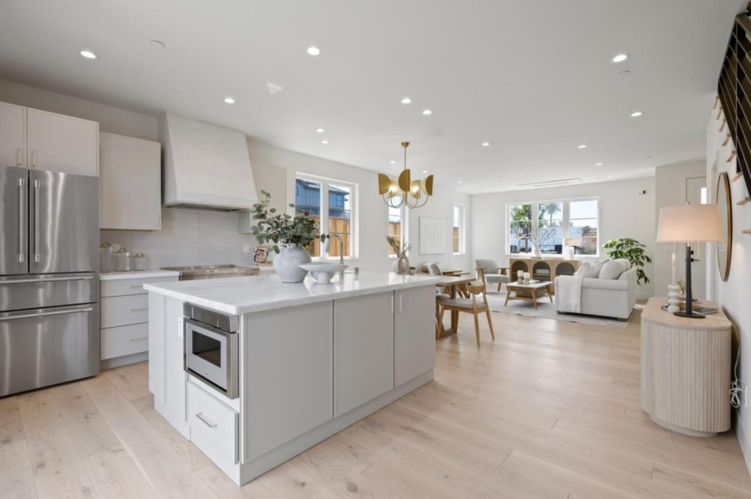 577 Creekside Court