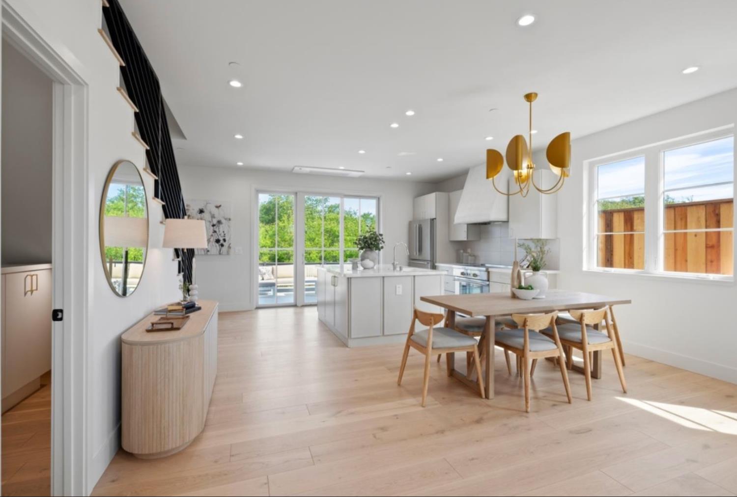 577 Creekside Court