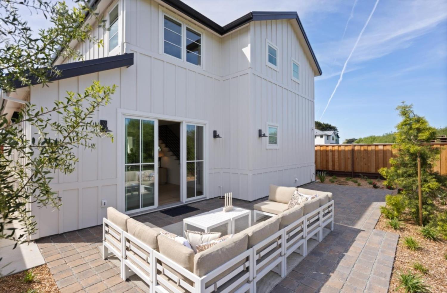 577 Creekside Court