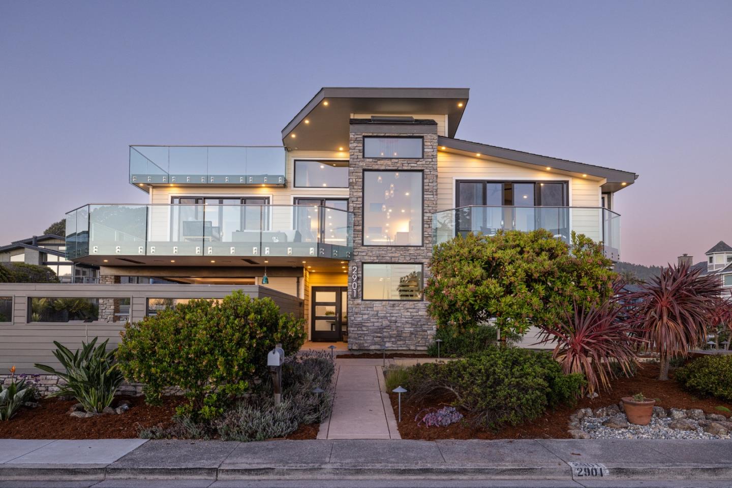 2901 Naples AVE