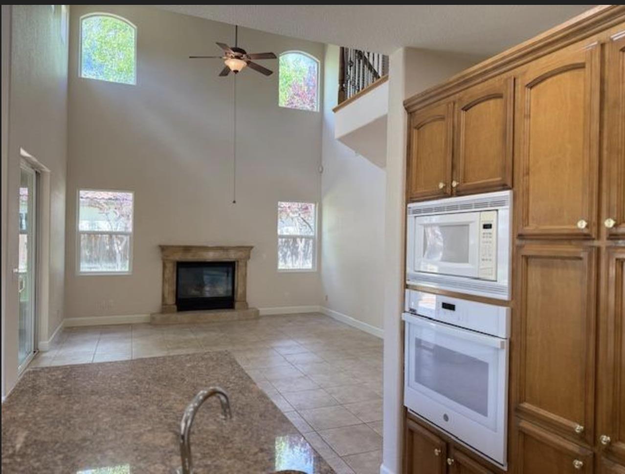 4535 N Outlook