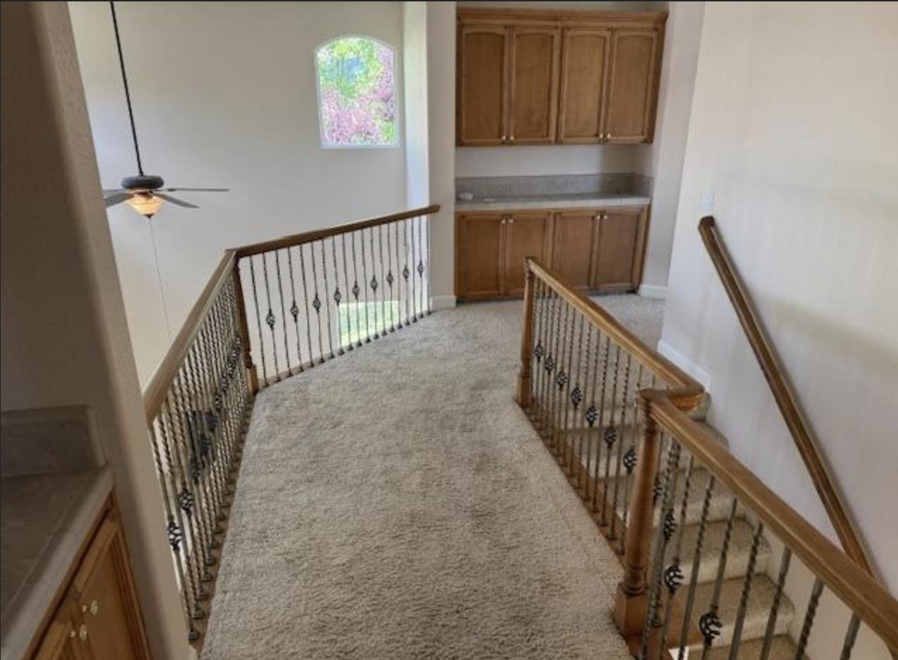 4535 N Outlook