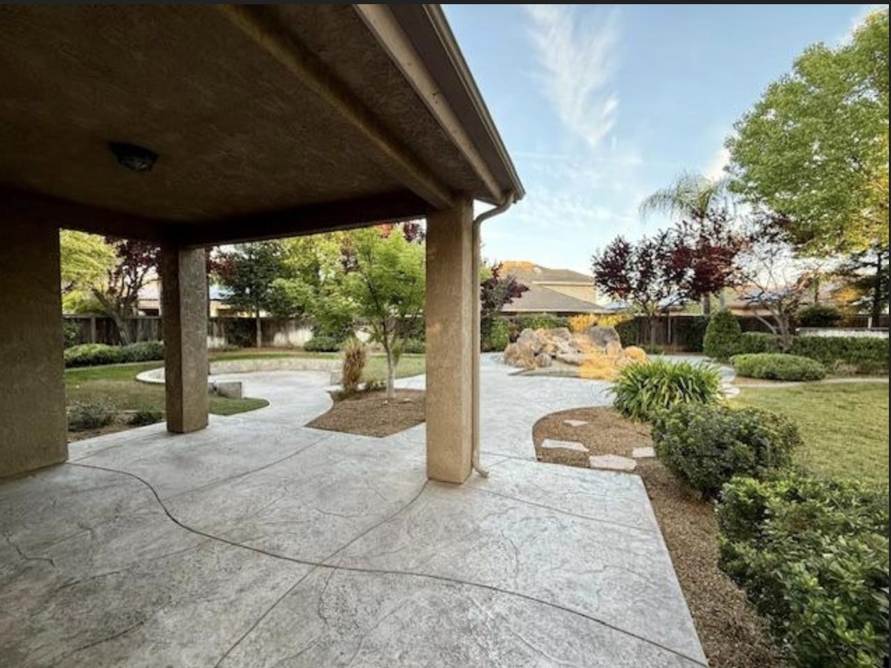 4535 N Outlook