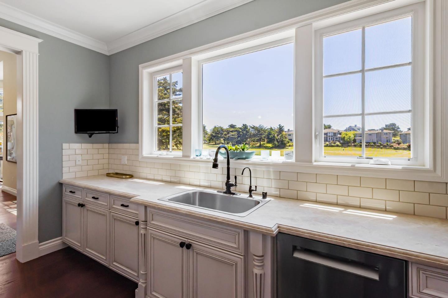 121 Carnoustie DR