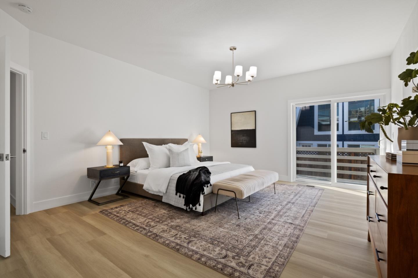 211 Washington Boulevard