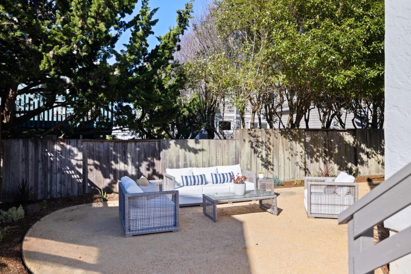 211 Washington Boulevard