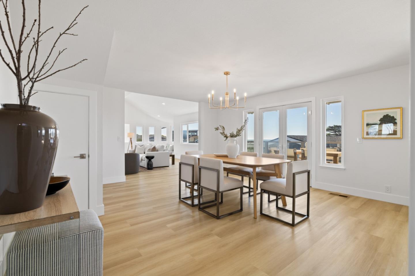 211 Washington Boulevard