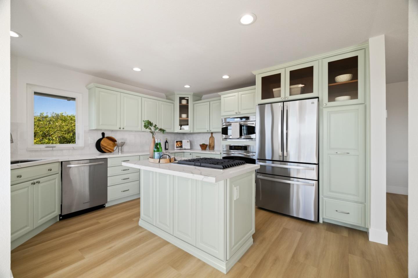 211 Washington Boulevard