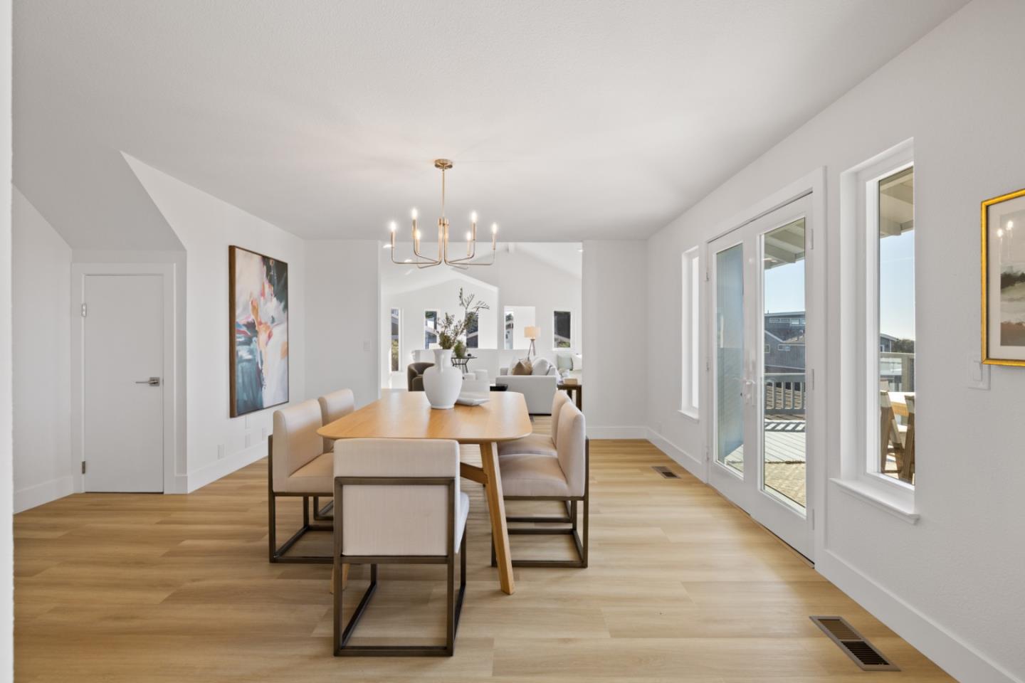 211 Washington Boulevard