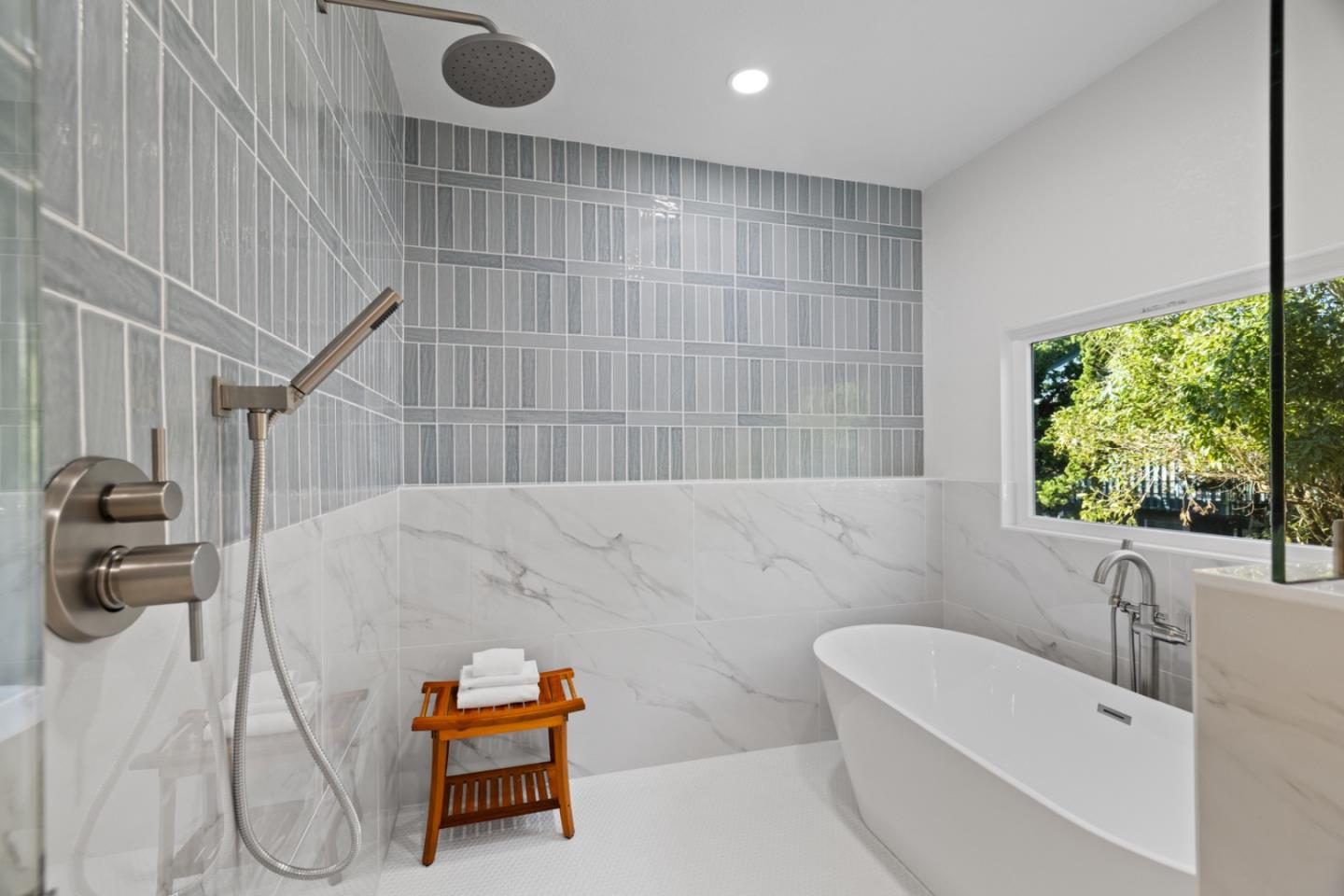 211 Washington Boulevard