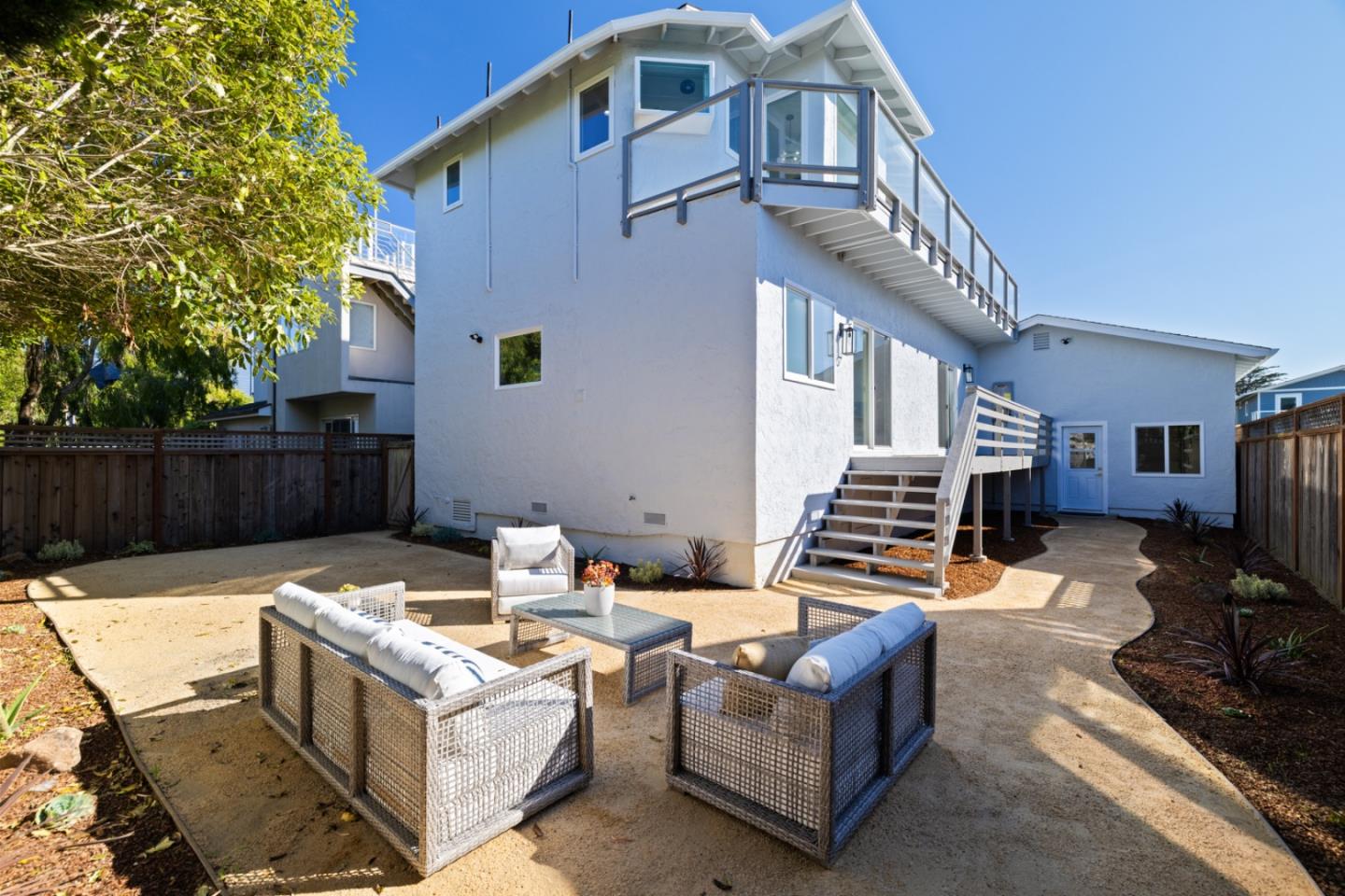 211 Washington Boulevard