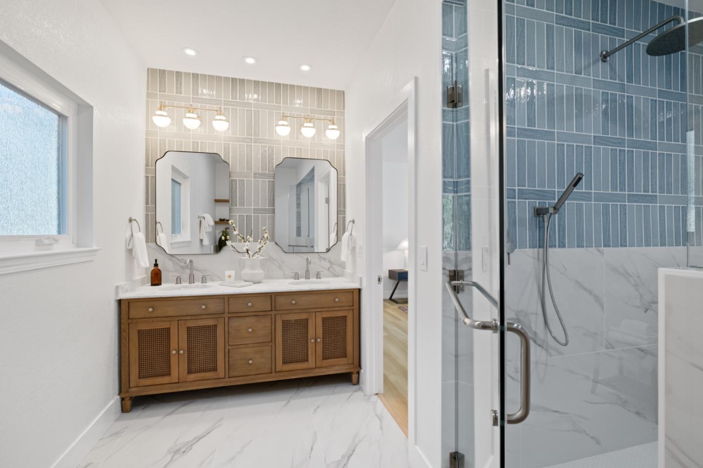 211 Washington Boulevard