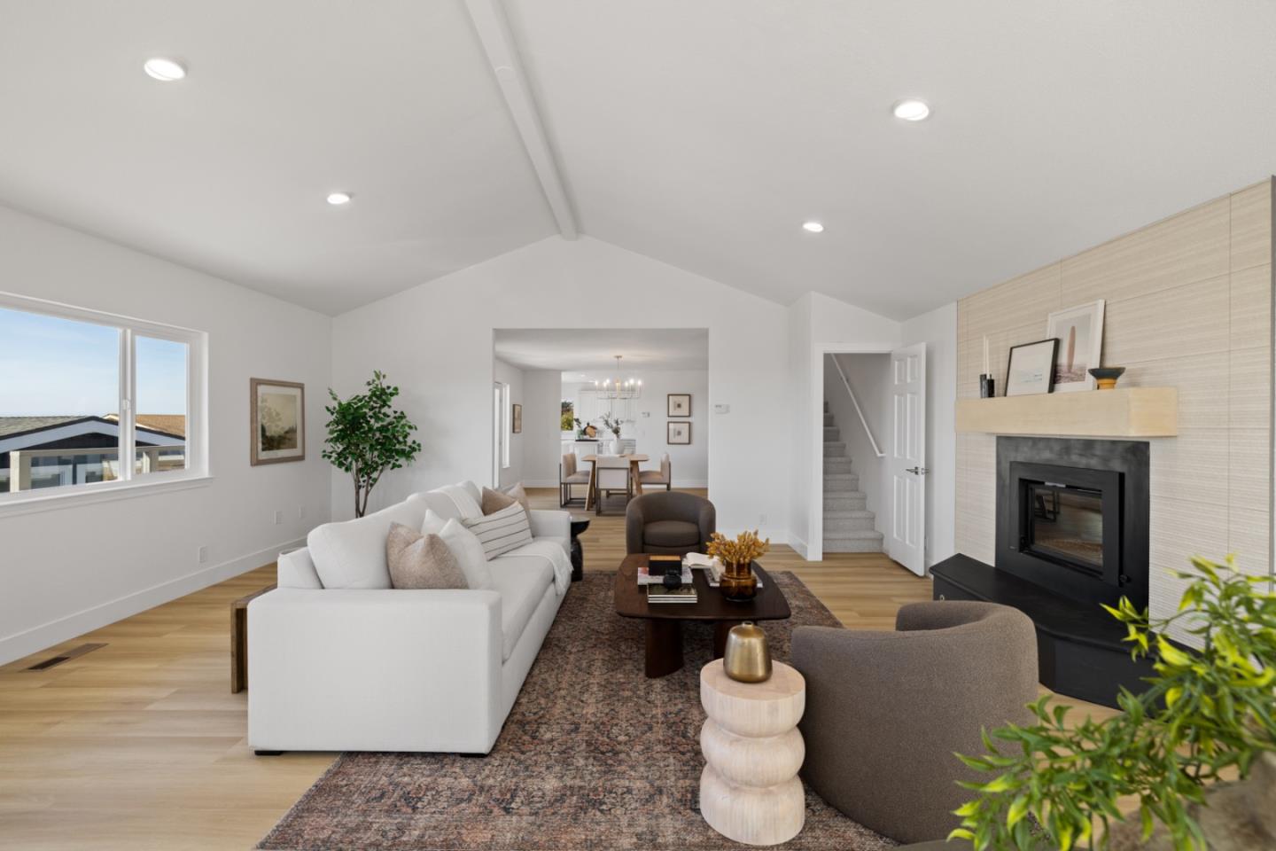 211 Washington Boulevard