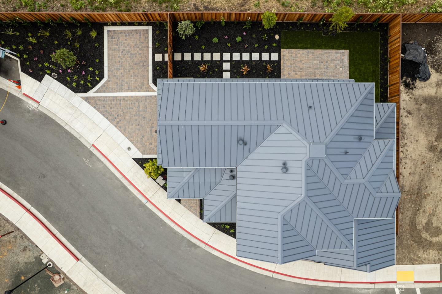 568 Creekside Court