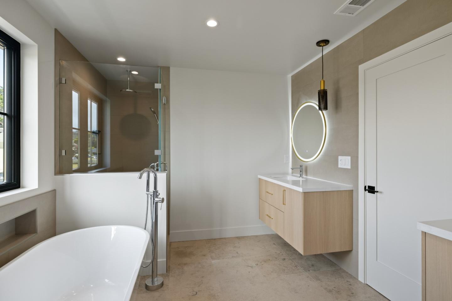 568 Creekside Court