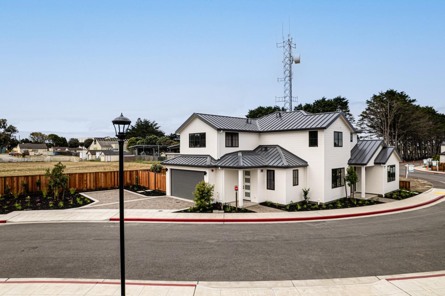 568 Creekside Court