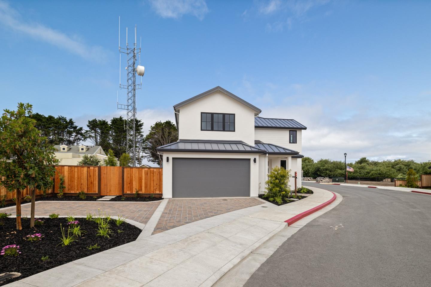 568 Creekside Court