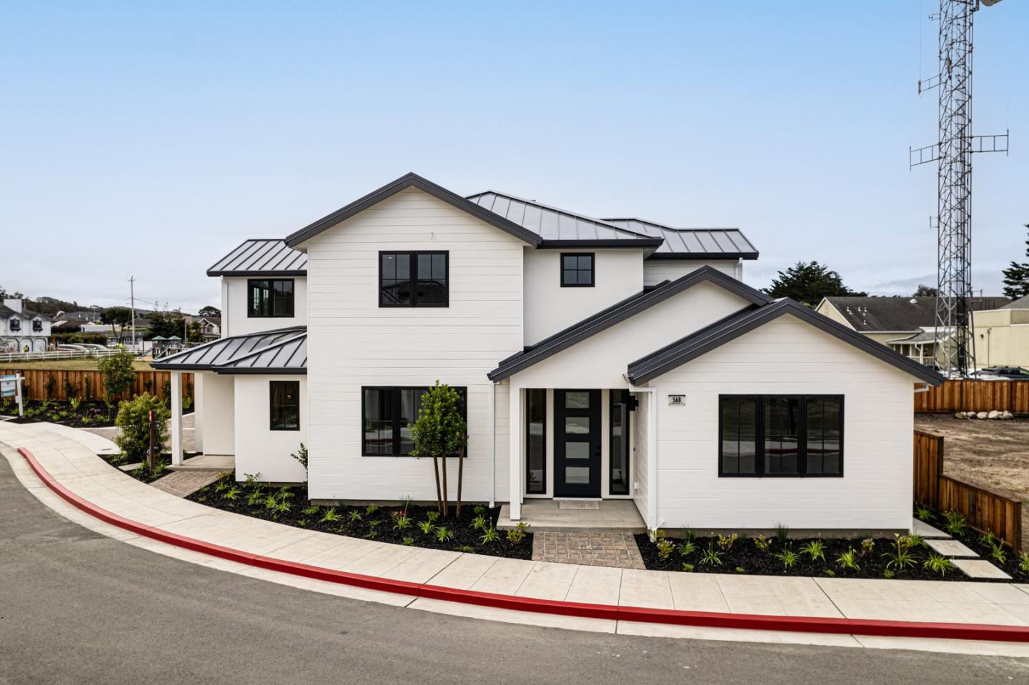 568 Creekside Court