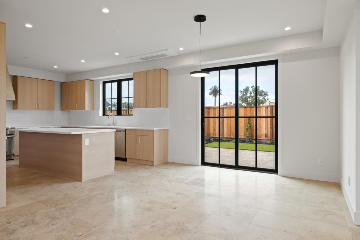 568 Creekside Court