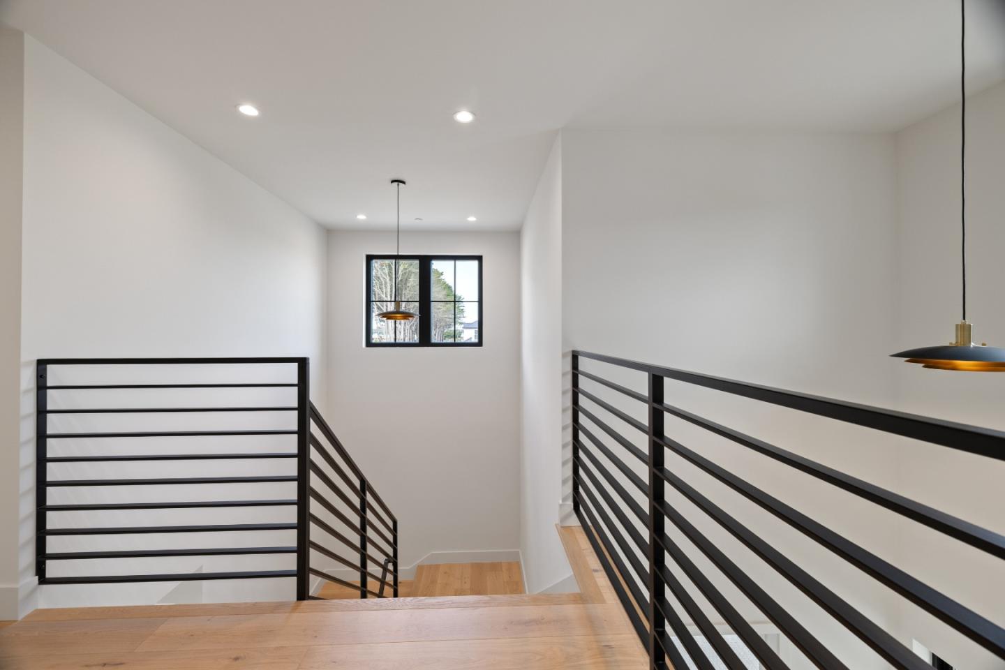 568 Creekside Court