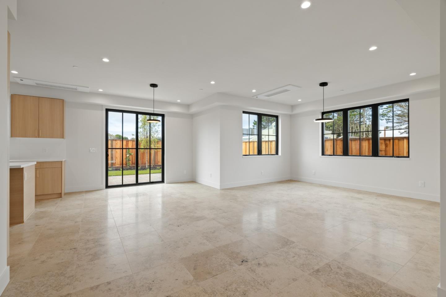 568 Creekside Court
