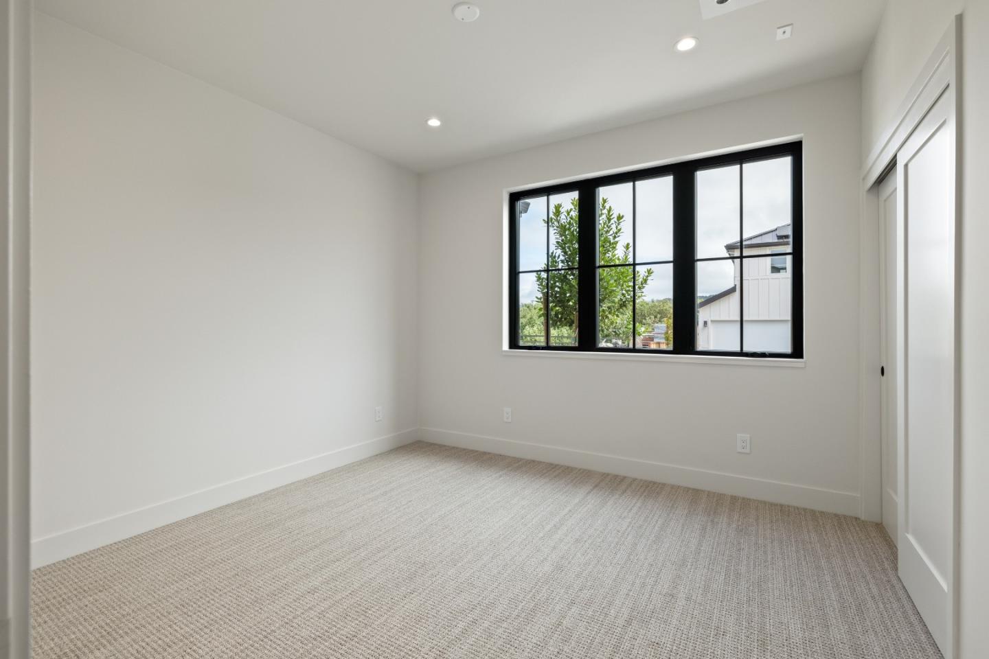 568 Creekside Court