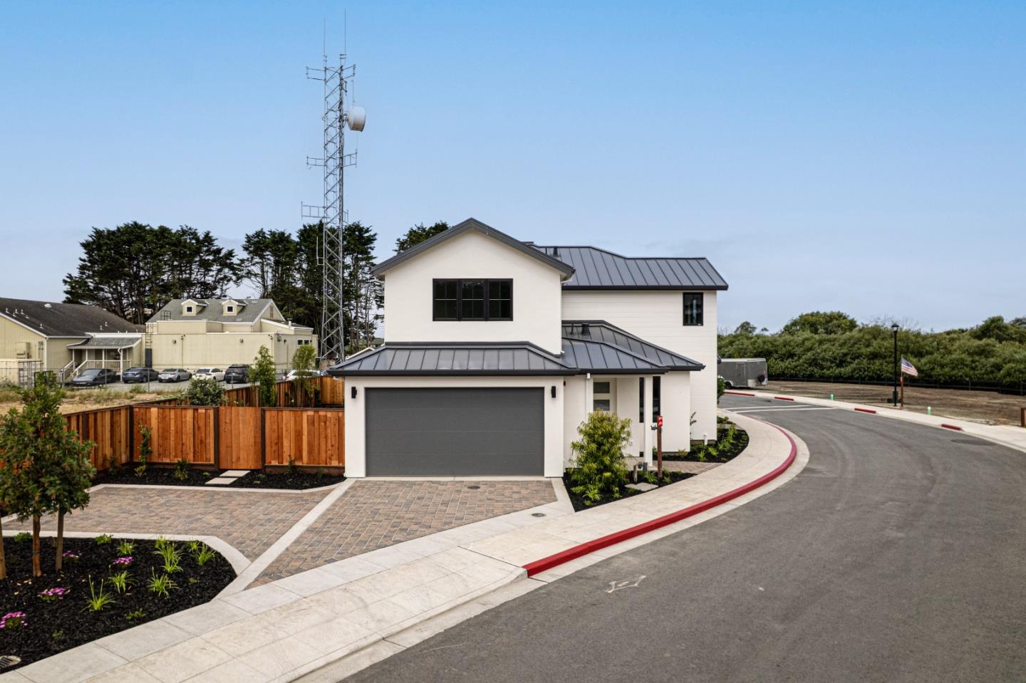 568 Creekside Court