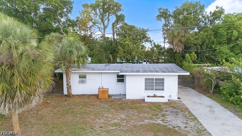 912 Hibiscus LN