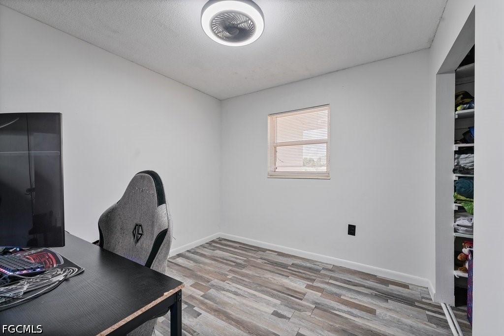 912 Hibiscus LN