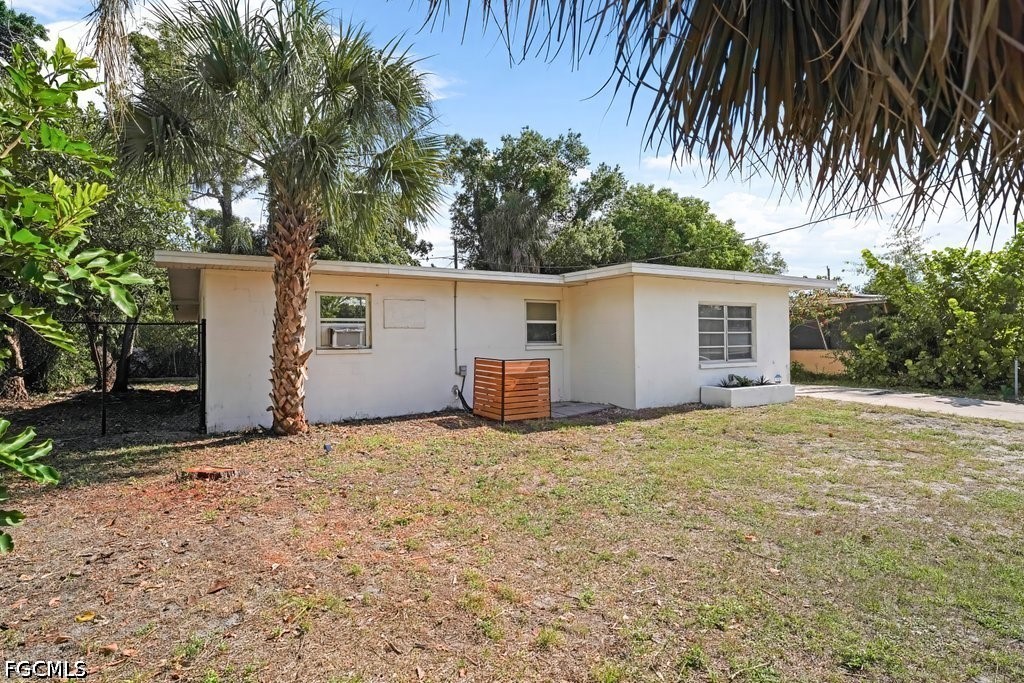 912 Hibiscus LN