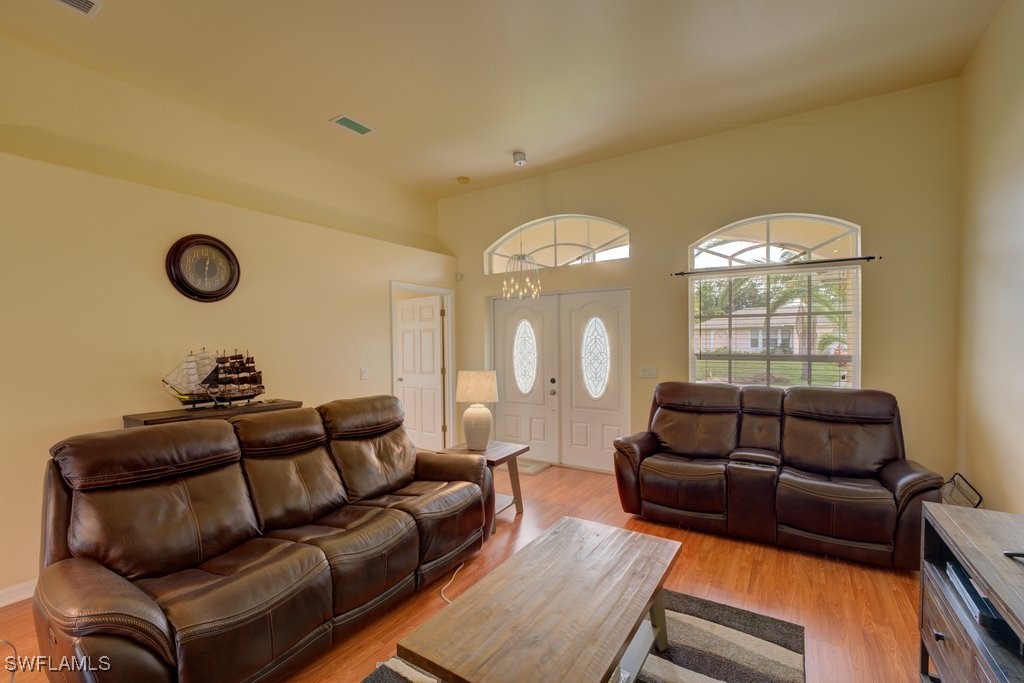 2108 NE 10th AVE