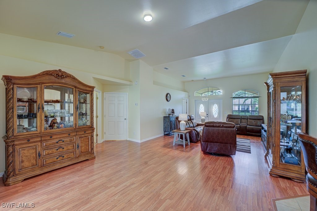 2108 NE 10th AVE