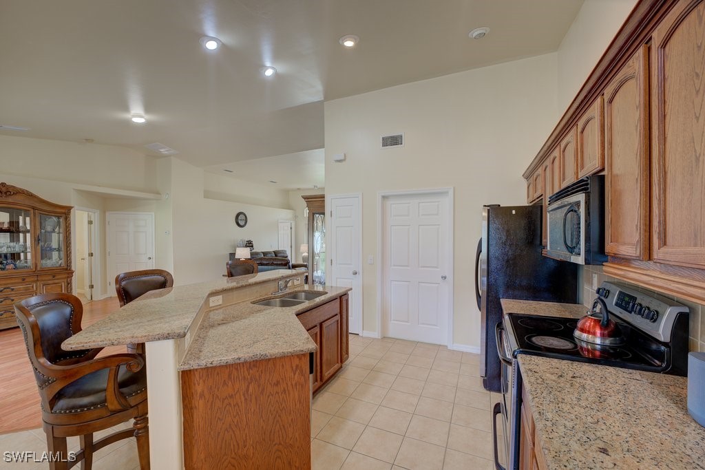 2108 NE 10th AVE