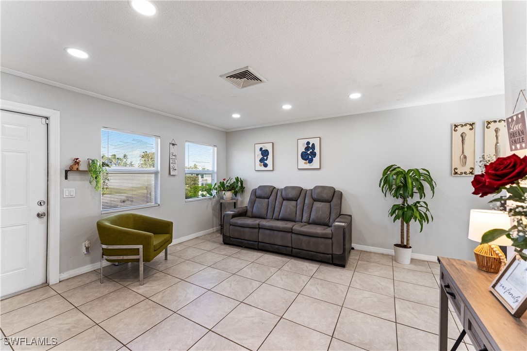 475 Grenier DR