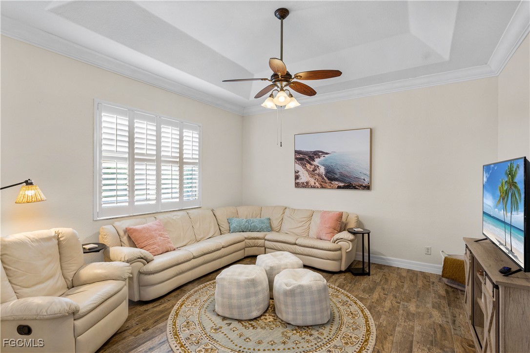 928 SW 36th TER