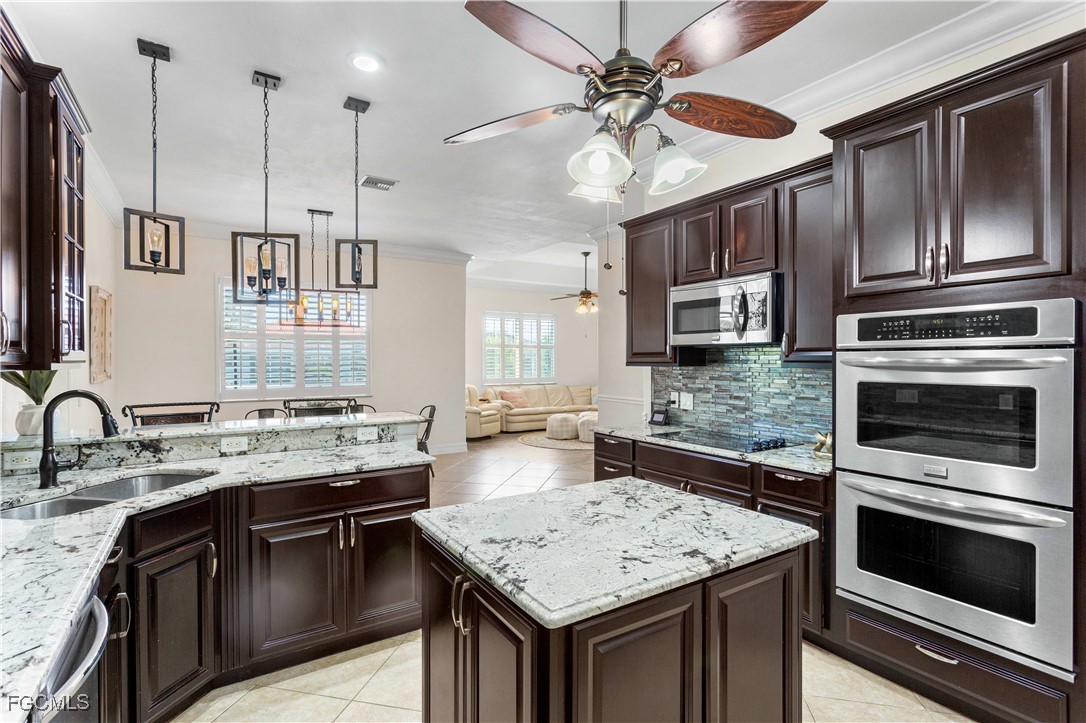 928 SW 36th TER
